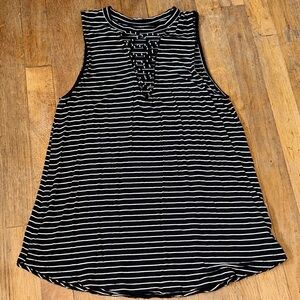 A&E‎ Soft Sexy Tank Top Elegant Black and White Striped Lace up front v size s